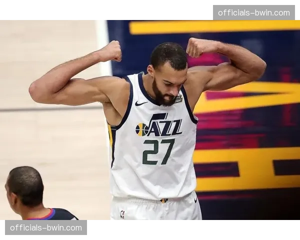 老鹰侧翼防守资源吃紧 斯奈德考虑调整区域联防策略