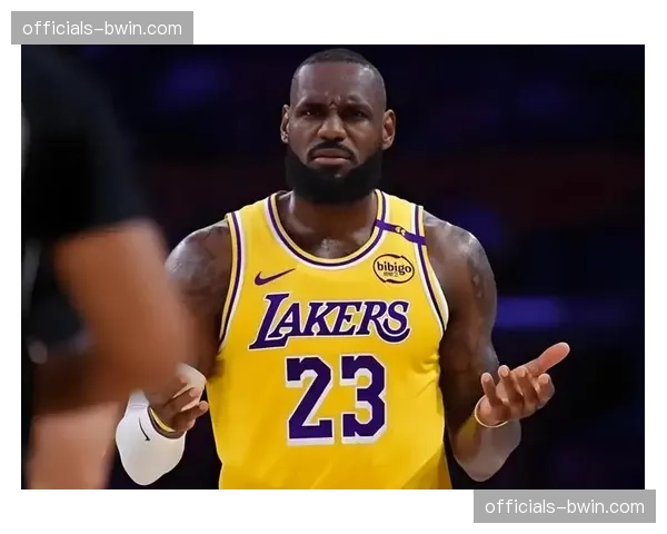 湖人防守端漏洞频现 詹姆斯年龄因素影响协防覆盖范围 湖人防守端漏洞频现 詹姆斯年龄因素影响协防覆盖范围